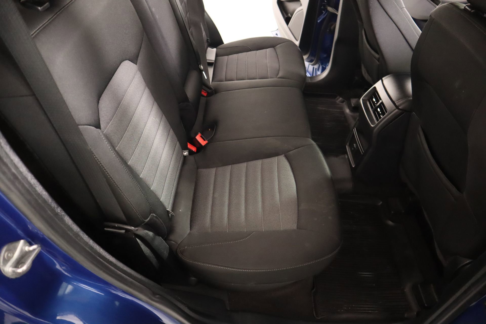 Used 2020 Ford Edge SE image 13