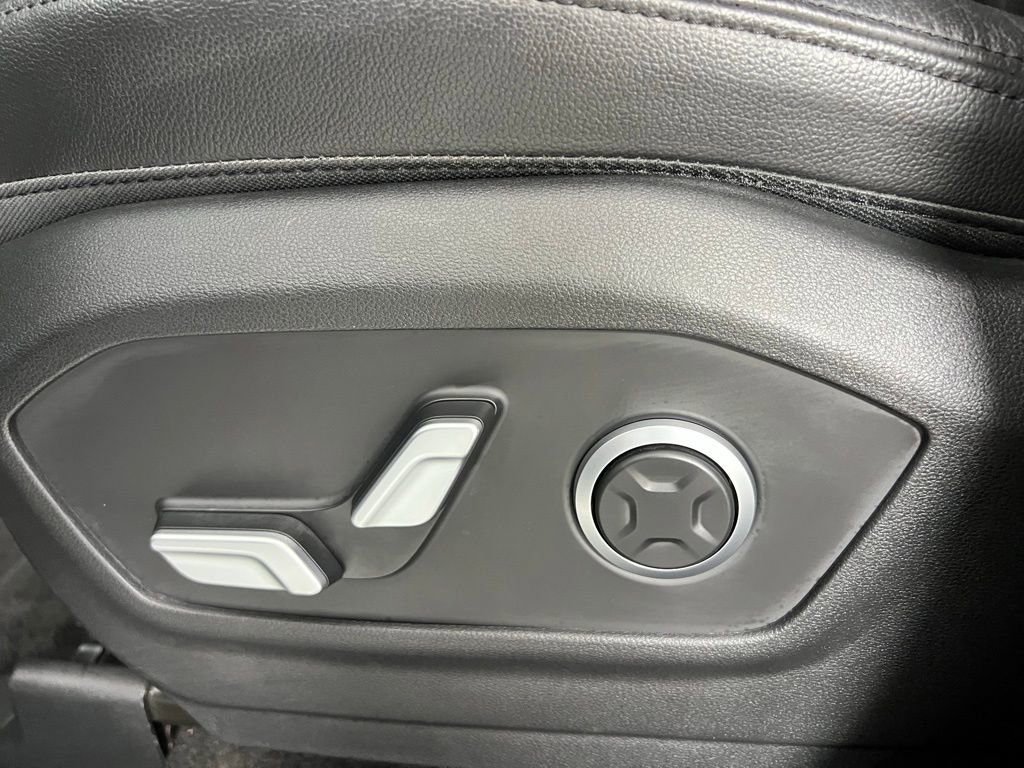 Used 2024 Hyundai Santa Fe Limited image 23