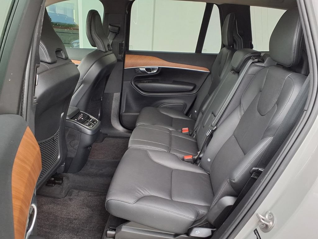 Certified 2023 Volvo XC90 B5 Plus w/ Protection Package AWD/4WD image 8