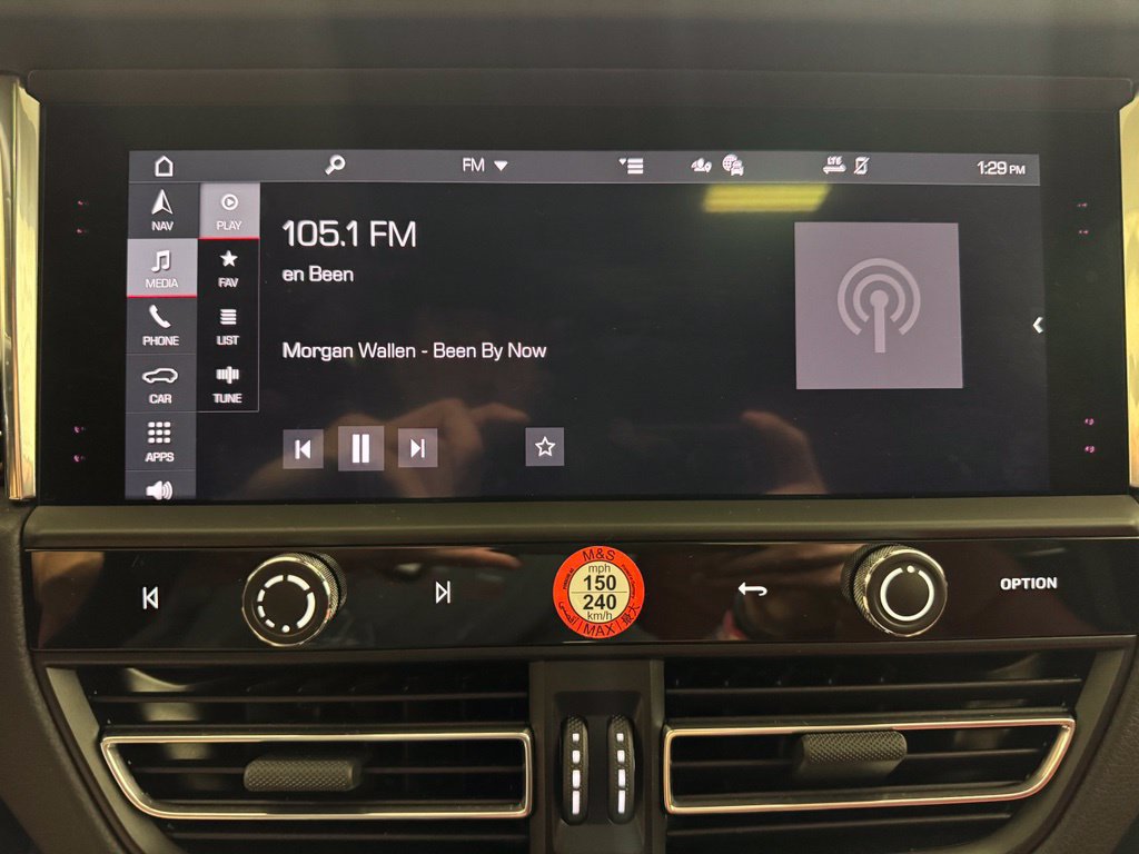 Certified 2025 Porsche Macan w/ Premium Package Plus AWD/4WD image 25