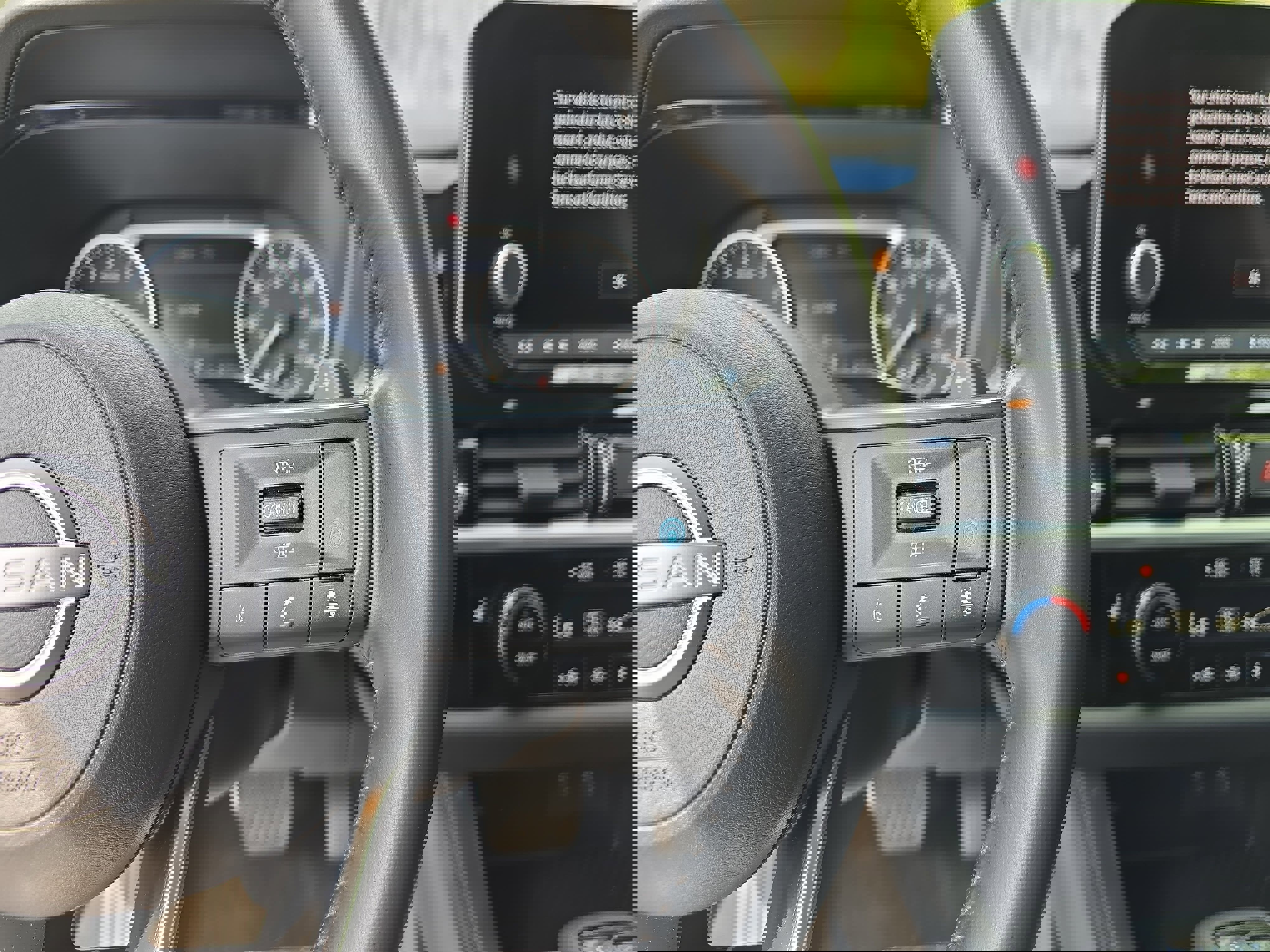 Used 2024 Nissan Pathfinder SV image 17