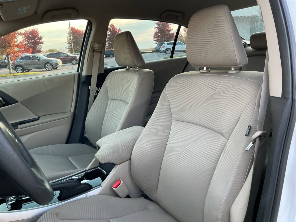 Used 2017 Honda Accord LX image 15