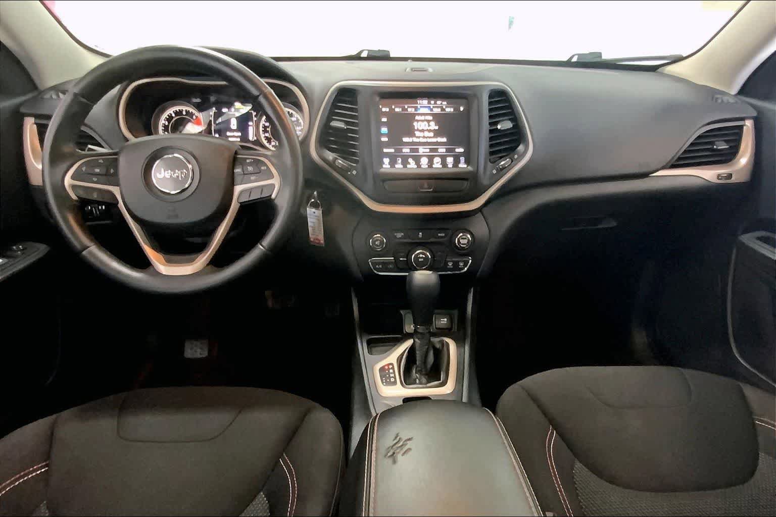 Used 2016 Jeep Cherokee 75th Anniversary FWD image 8
