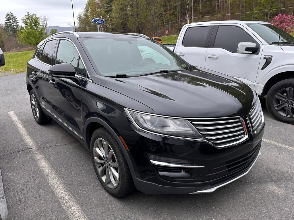 Used 2017 Lincoln MKC Select w/ Select Plus Package AWD/4WD image 2