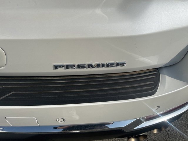 New 2025 Chevrolet Suburban Premier image 5