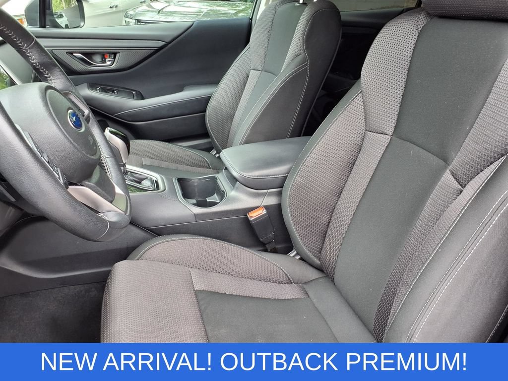 Used 2023 Subaru Outback Premium AWD/4WD image 3
