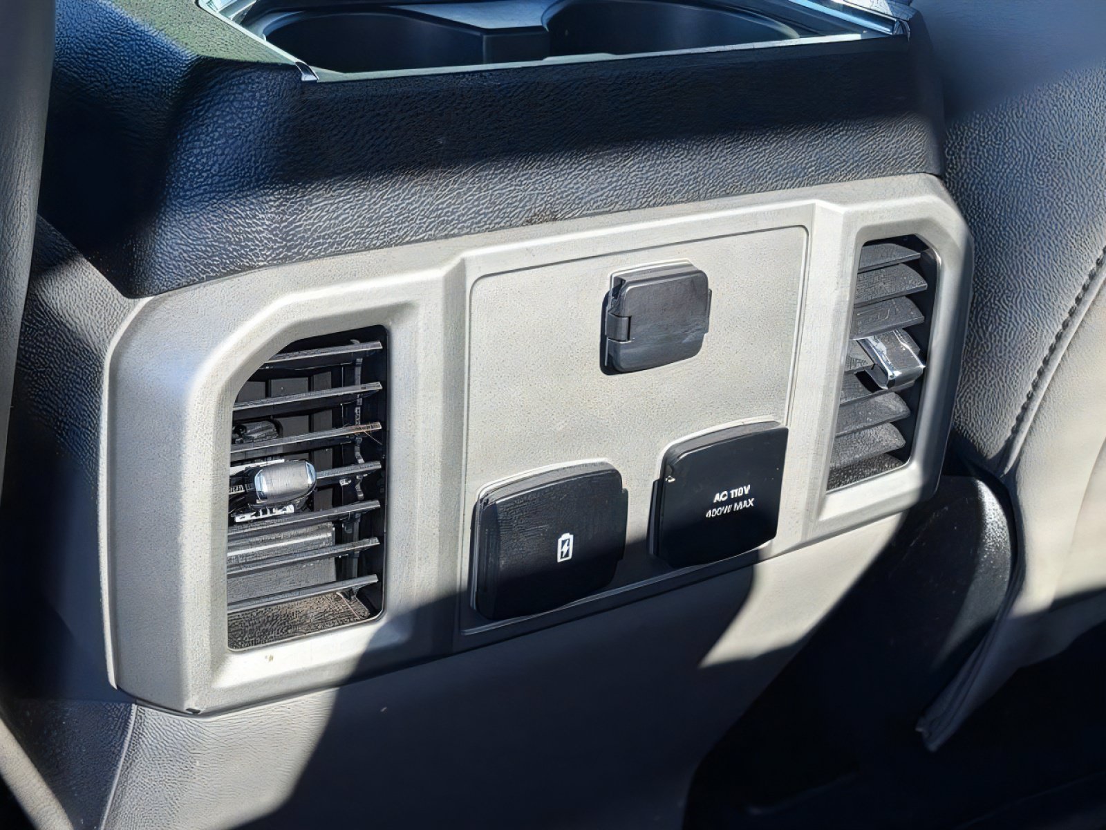 Used 2020 Ford F150 Lariat AWD/4WD image 16
