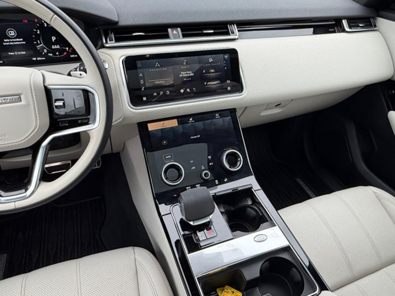 Certified 2023 Land Rover Range Rover Velar R-Dynamic S AWD/4WD image 14