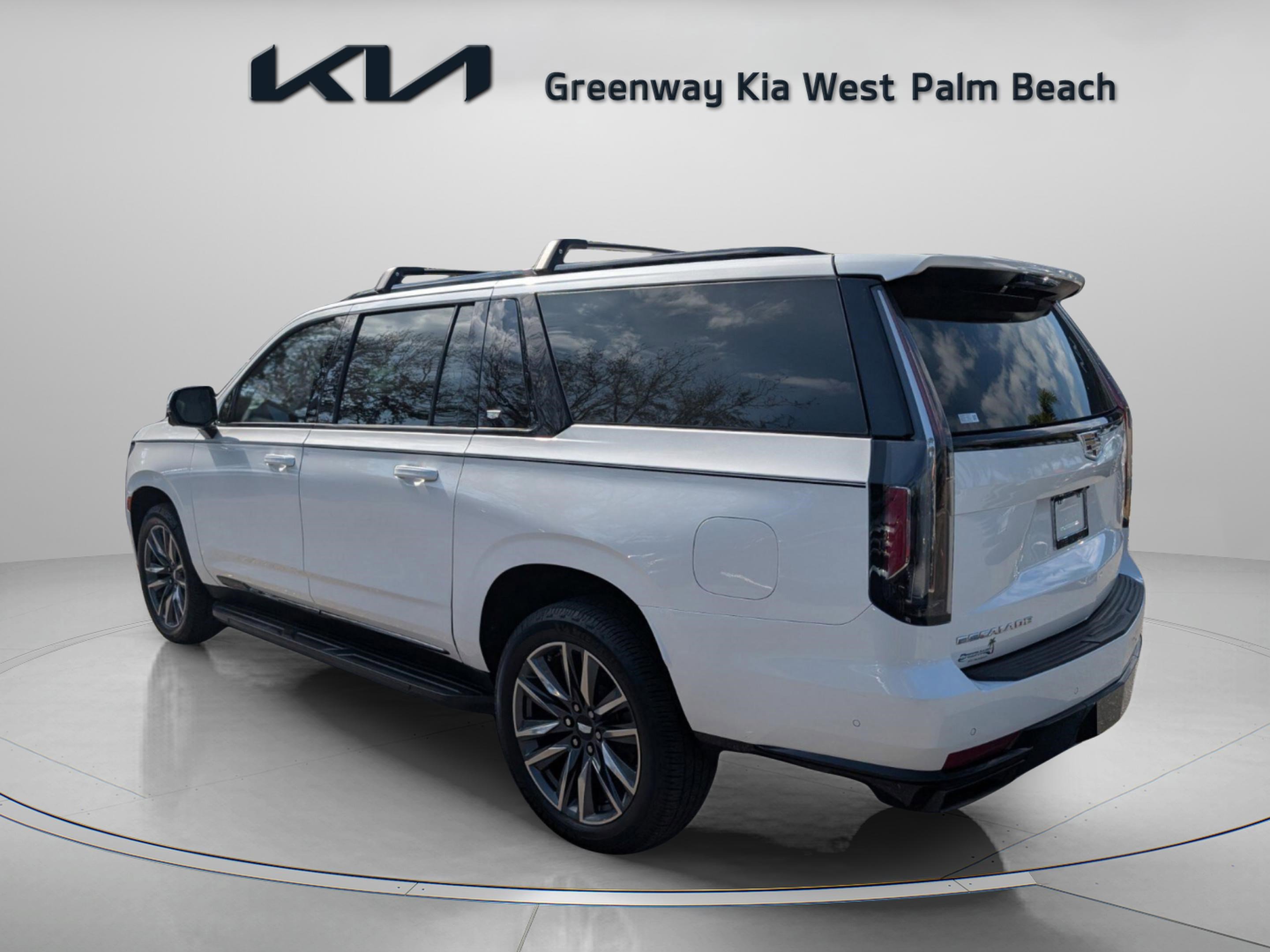 Used 2022 Cadillac Escalade ESV Sport RWD image 5