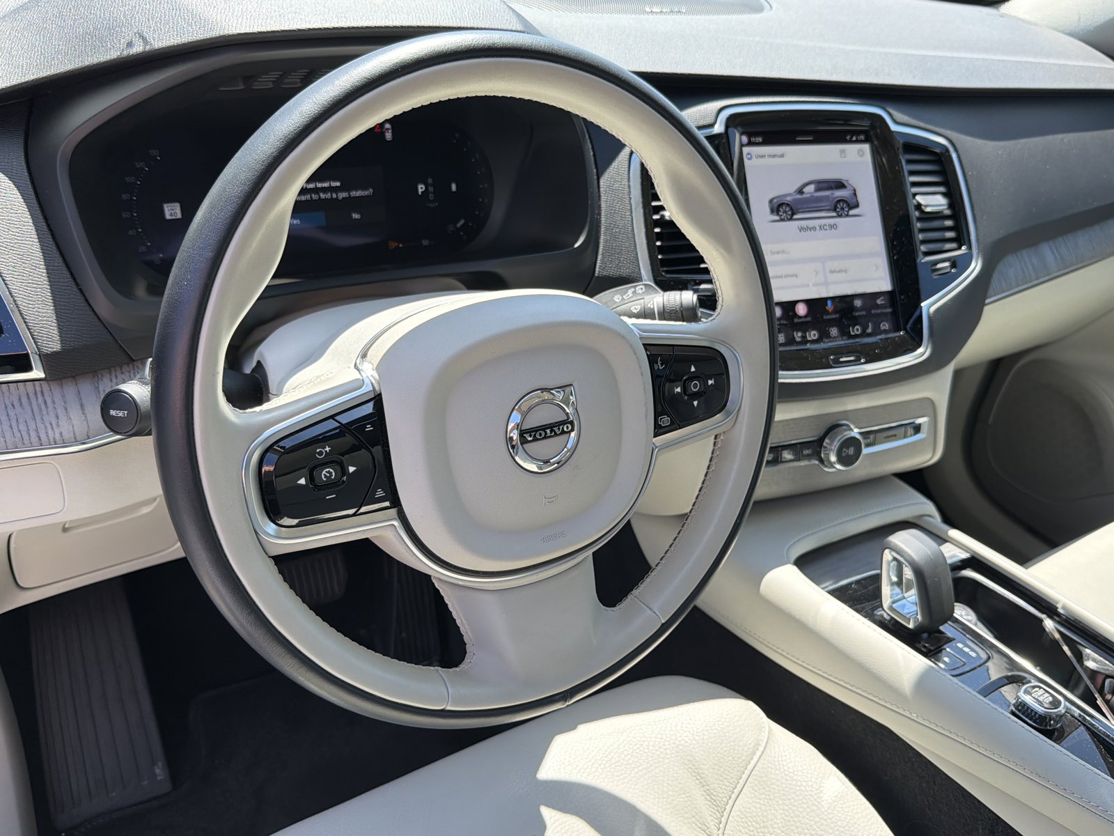 Used 2024 Volvo XC90 B6 Plus AWD/4WD image 23