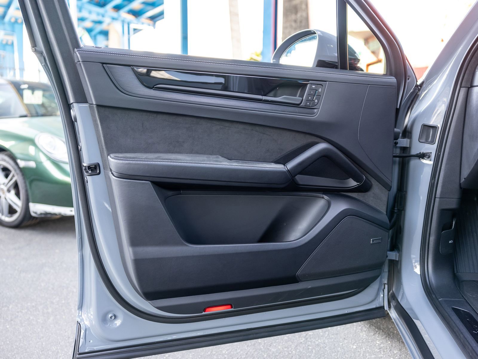 Certified 2025 Porsche Cayenne GTS image 40