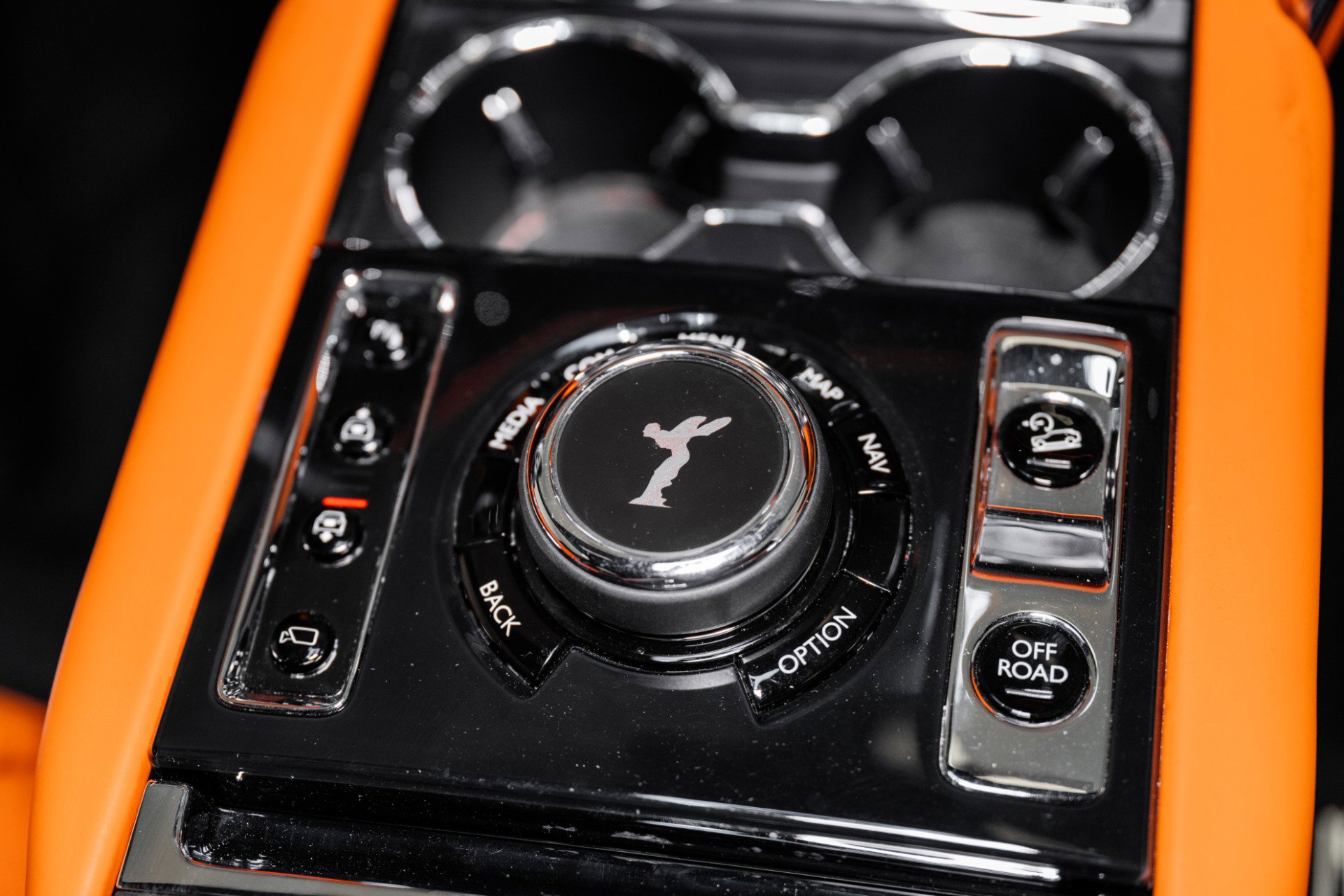 Used 2022 Rolls-Royce Cullinan w/ Dark Exterior Package image 54