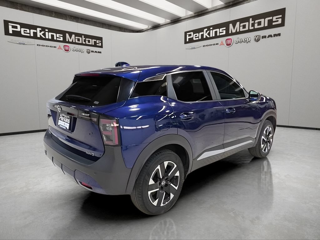 Used 2025 Nissan Kicks SV AWD/4WD image 5