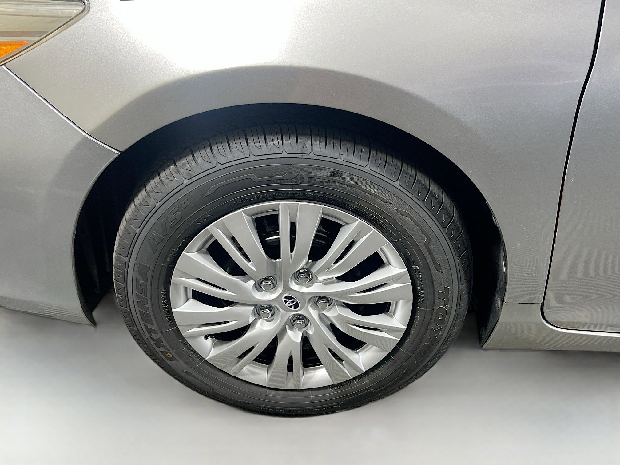 Used 2015 Toyota Camry LE FWD image 13