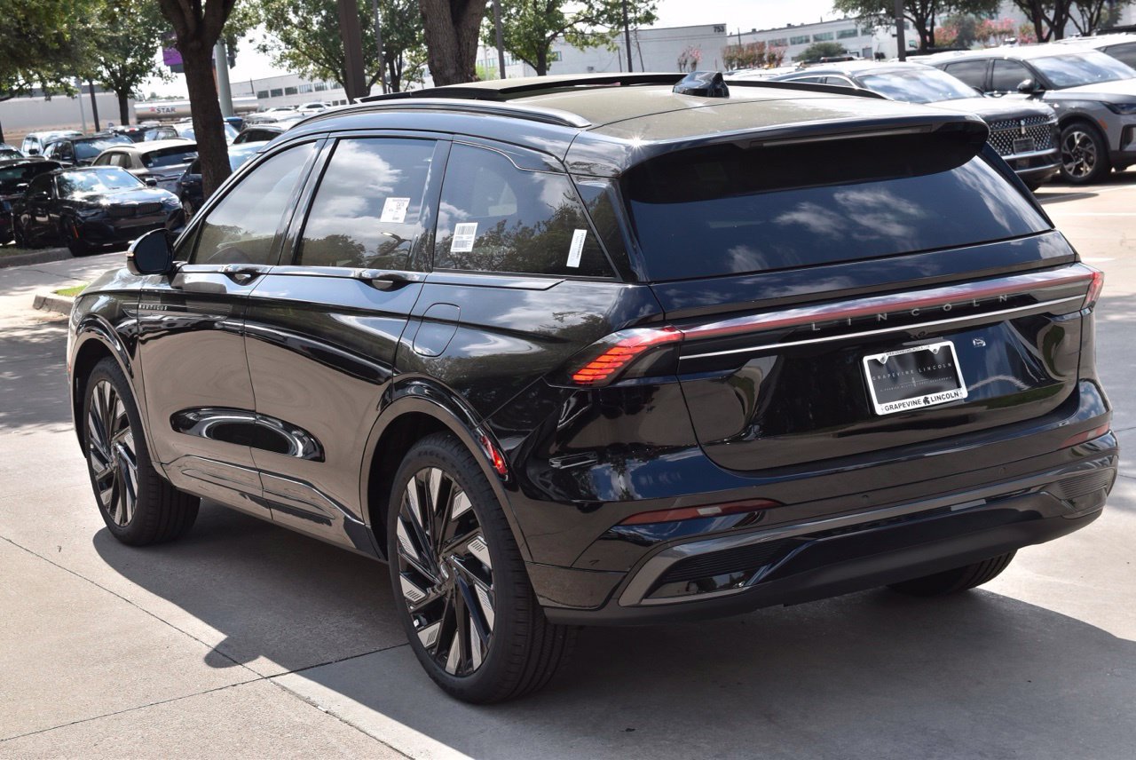 New 2026 Lincoln Nautilus Reserve AWD/4WD image 9