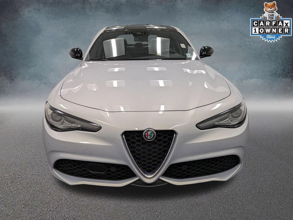 Used 2023 Alfa Romeo Giulia Ti AWD/4WD image 2