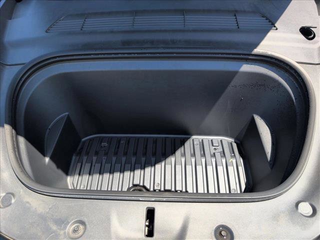 Used 2023 Tesla Model Y Long Range AWD/4WD image 26