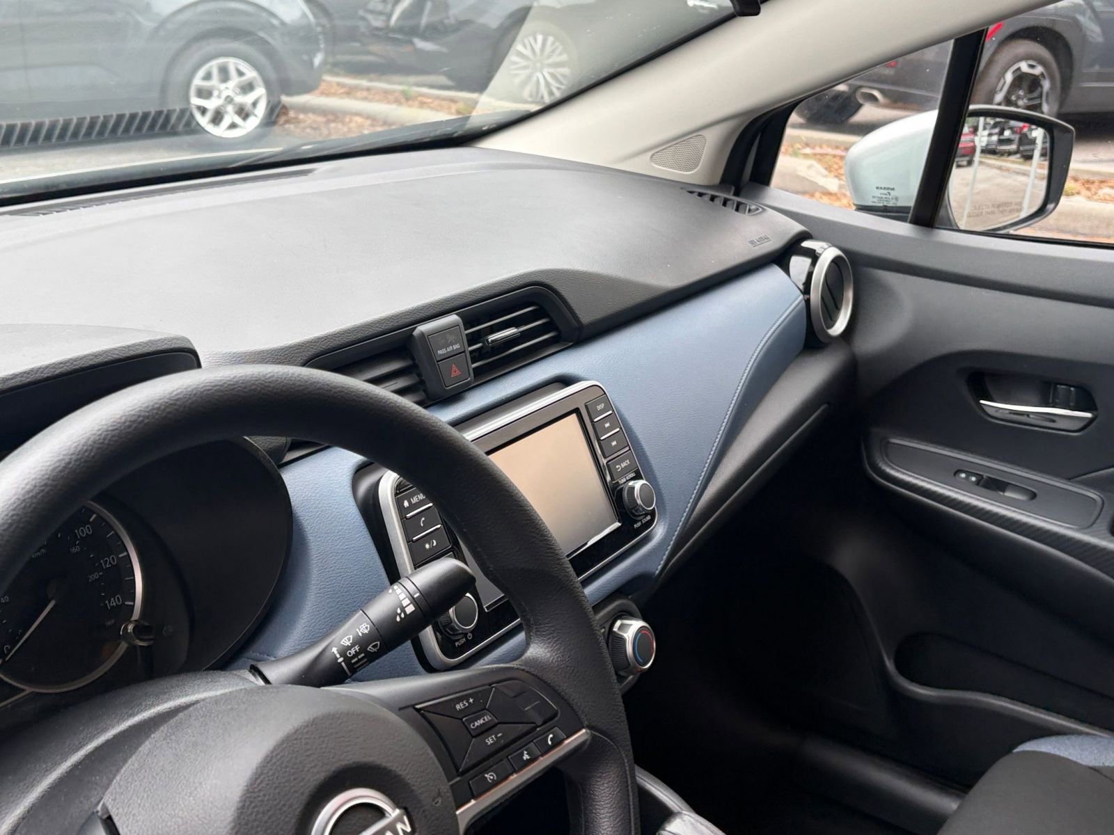 Used 2025 Nissan Versa SV FWD image 34