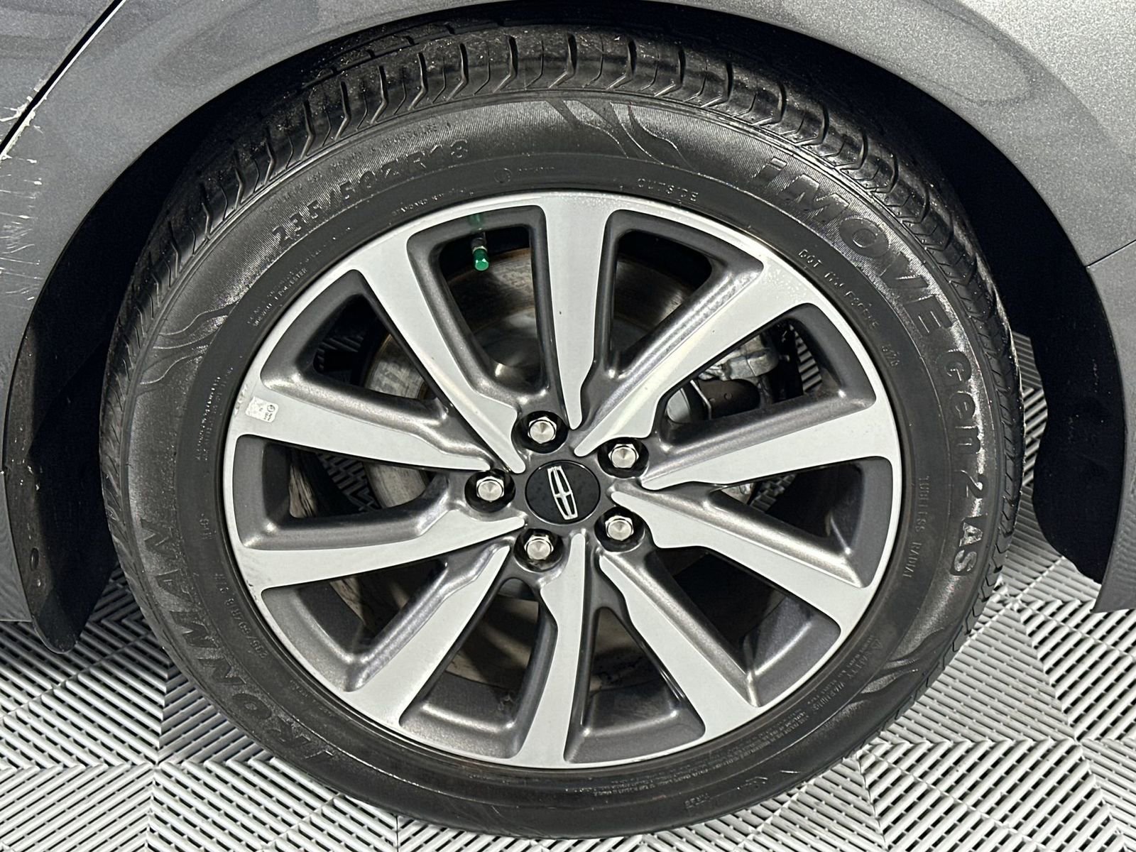 Used 2020 Lincoln Continental image 10