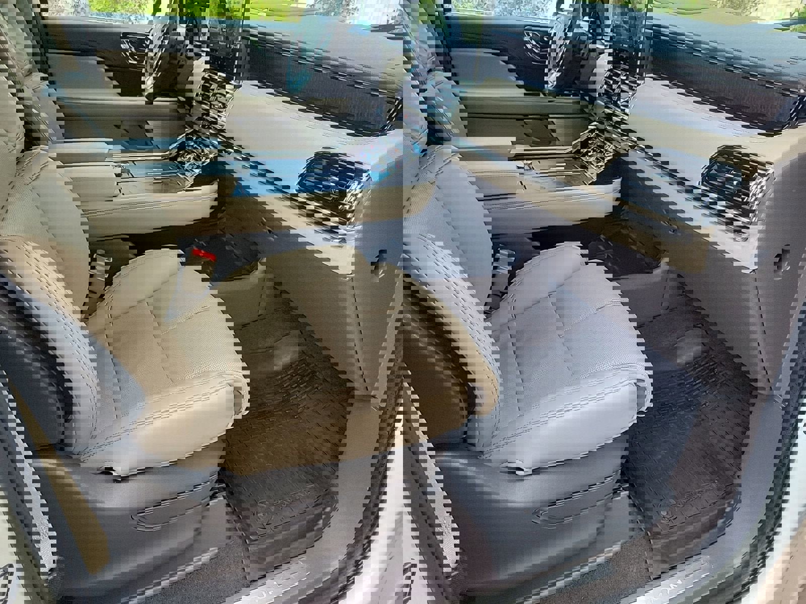 Used 2023 Lincoln Navigator Reserve image 16