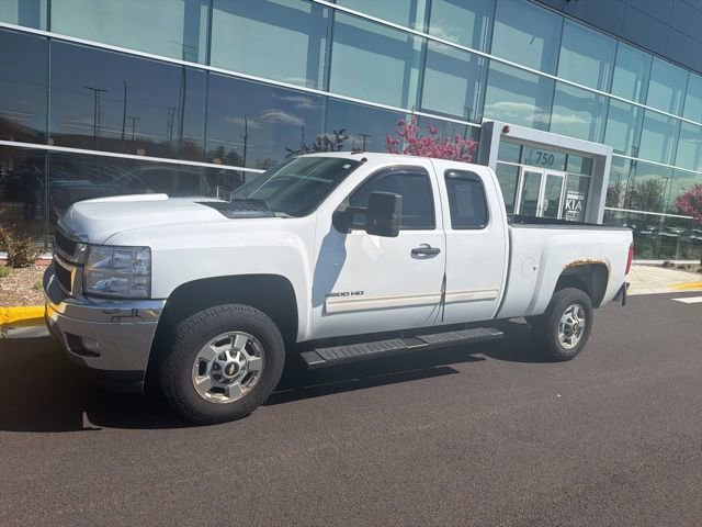 Used 2011 Chevrolet Silverado 2500 LT w/ Interior Plus Package RWD image 3