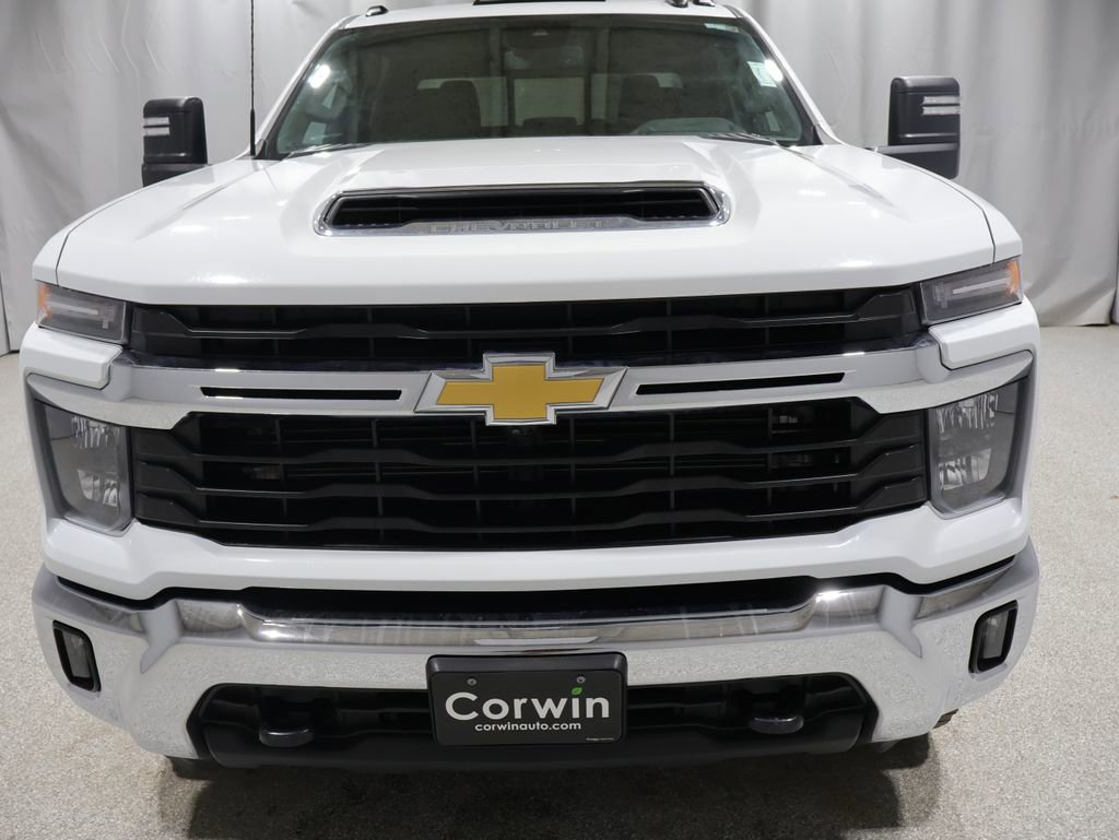 Used 2024 Chevrolet Silverado 3500 LT w/ All Star Edition AWD/4WD image 2