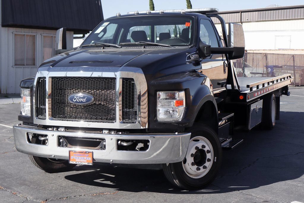 Used 2023 Ford F650 2WD Regular Cab Super Duty image 4
