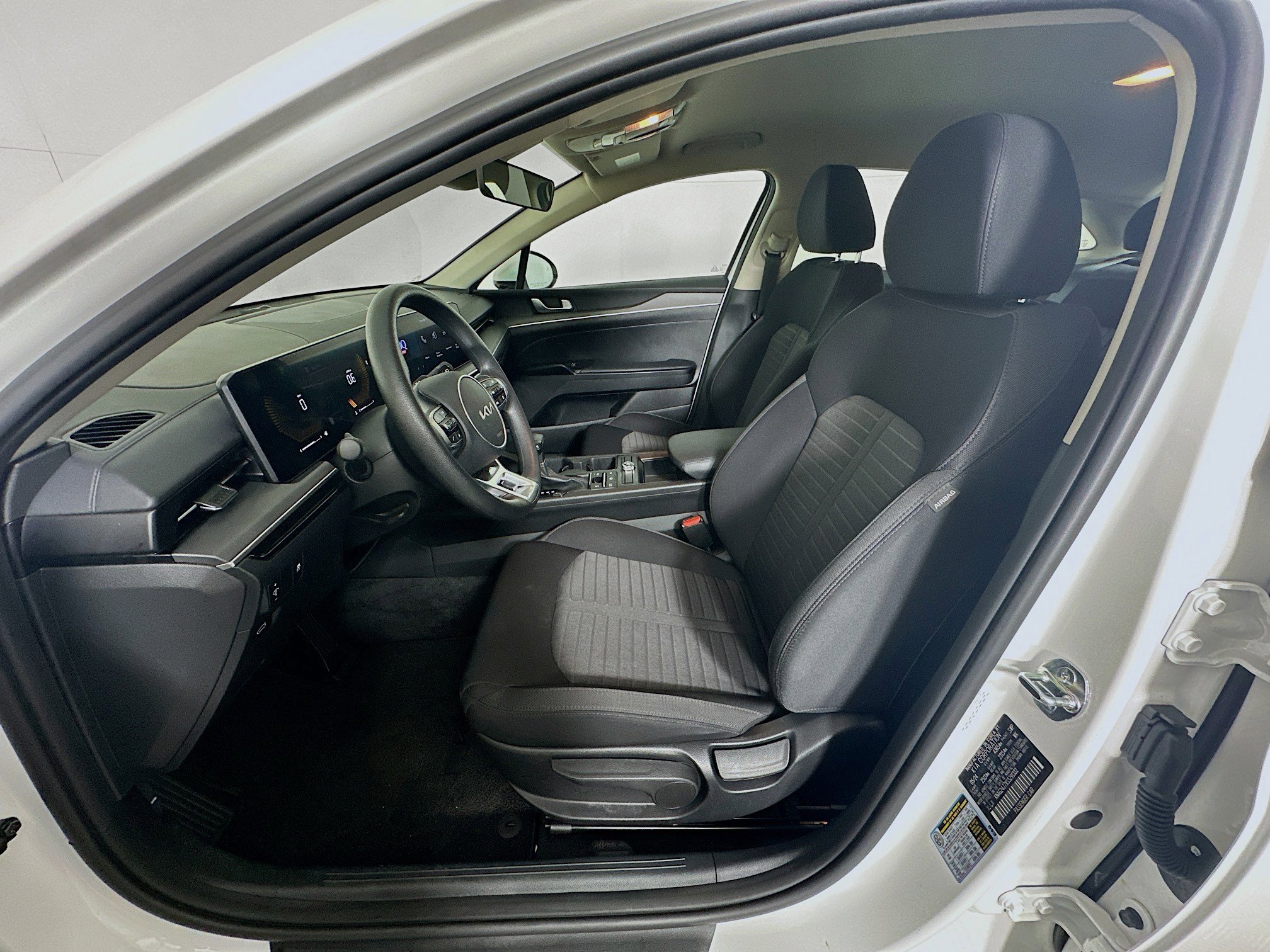 Used 2025 Kia K5 LXS image 13