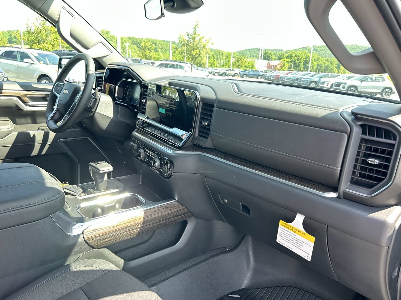 New 2026 Chevrolet Silverado 1500 LT w/ Z71 Off-Road Package AWD/4WD image 16