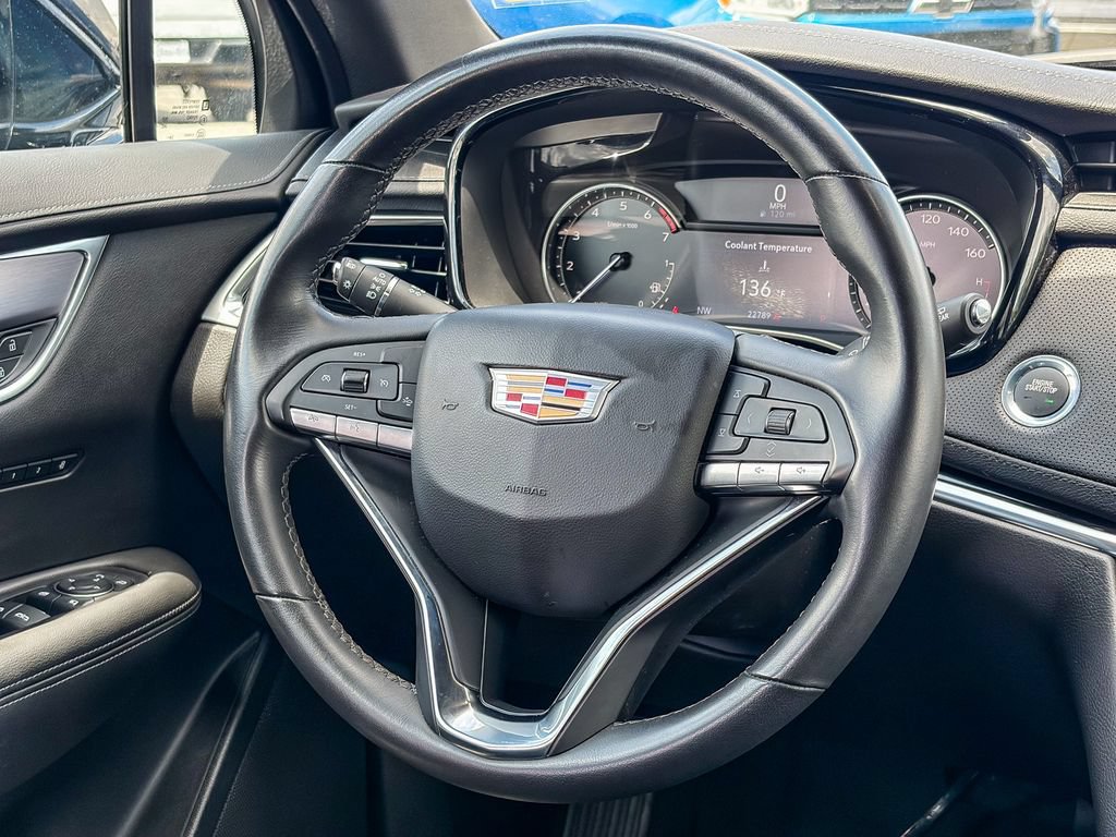 Certified 2025 Cadillac XT6 Luxury FWD image 15