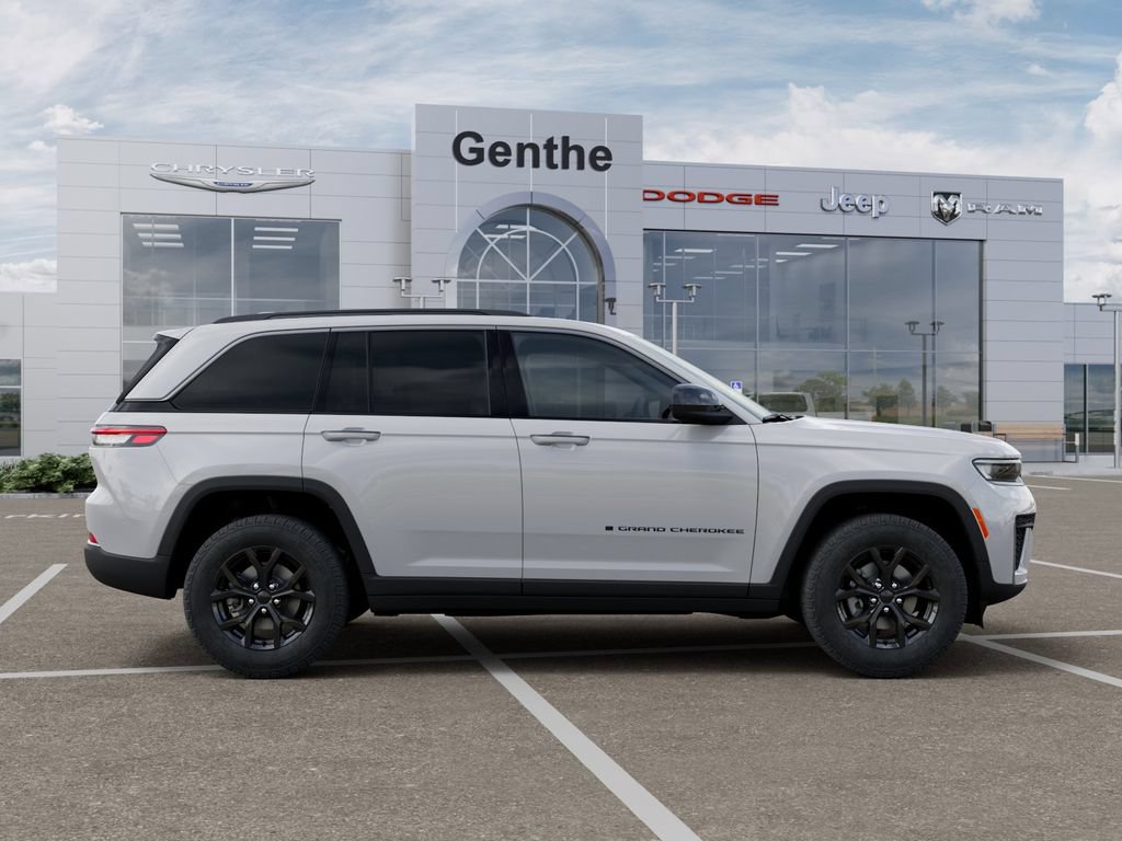New 2026 Jeep Grand Cherokee Altitude AWD/4WD image 21