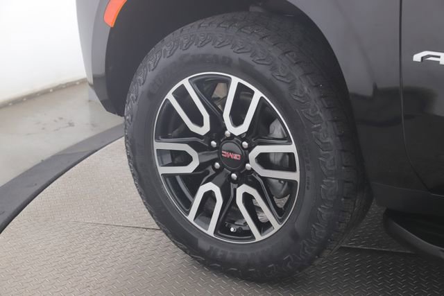 Used 2024 GMC Yukon AT4 w/ Technology Package image 13