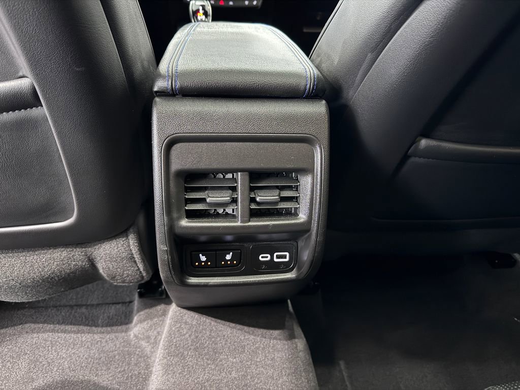 Used 2024 Cadillac XT4 Sport image 29