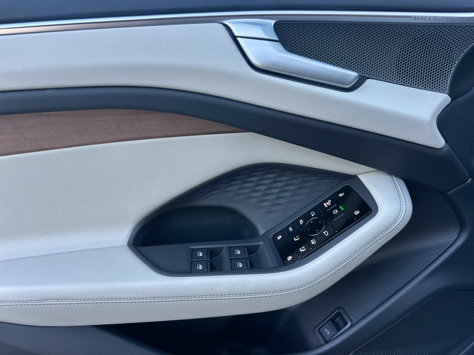 New 2026 Audi A6 Premium Plus AWD/4WD image 11
