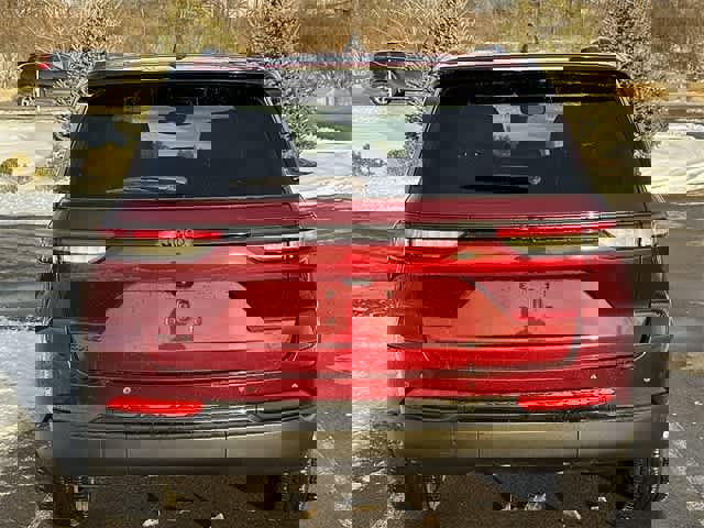 Used 2023 Jeep Grand Cherokee Altitude image 4