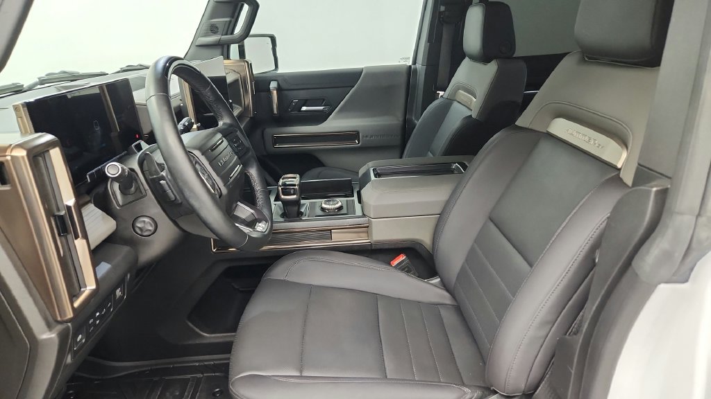Used 2025 GMC Hummer EV 2X w/ LPO, Sport Package AWD/4WD image 13