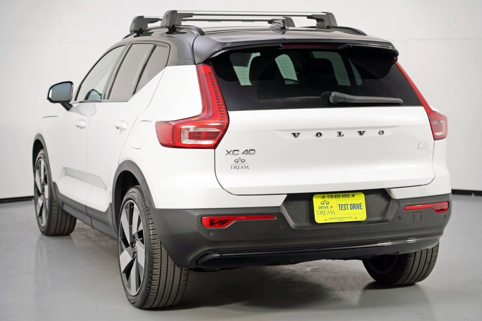 Used 2024 Volvo XC40 Recharge Plus w/ Protection Package Premier image 49