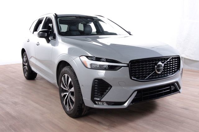 Used 2025 Volvo XC60 B5 Plus image 3
