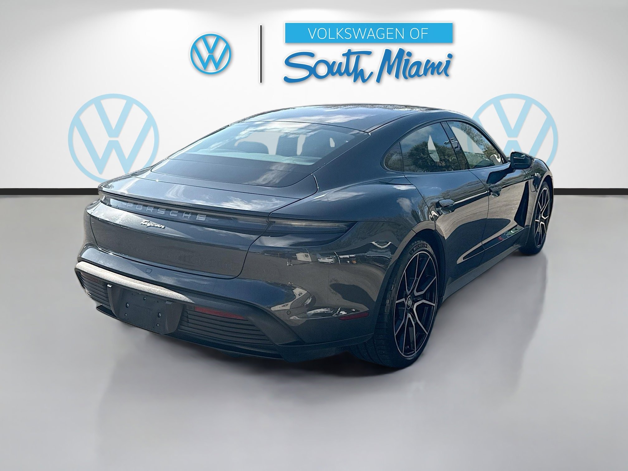 Used 2023 Porsche Taycan w/ Premium Package image 7