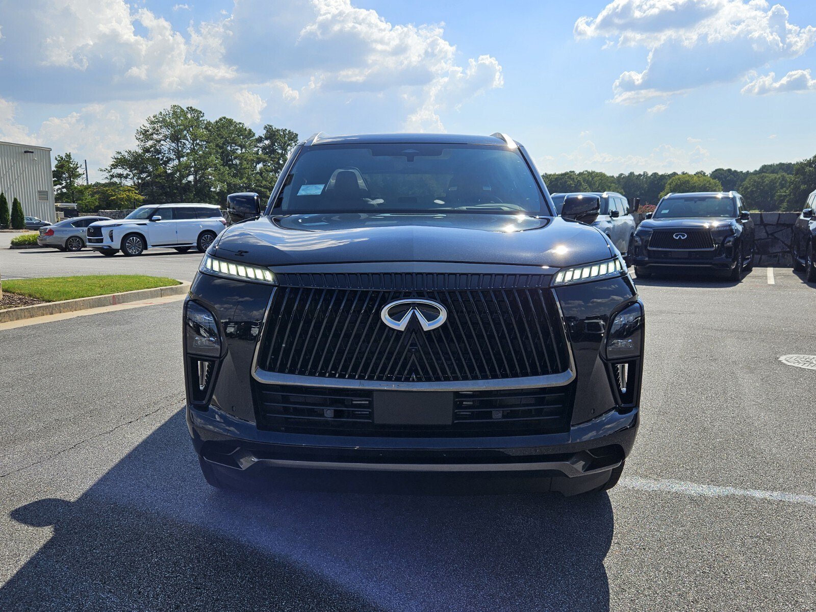 New 2027 INFINITI QX80 Autograph w/ Premium Cargo Package AWD/4WD image 2
