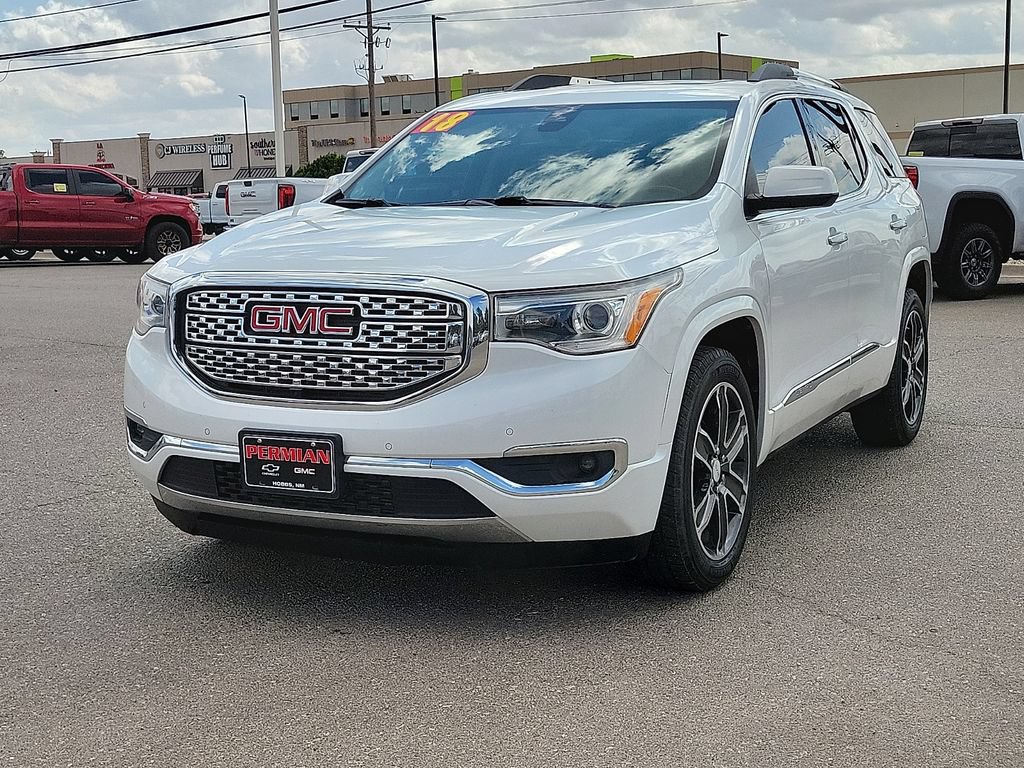 Used 2018 GMC Acadia Denali w/ Technology Package FWD image 4