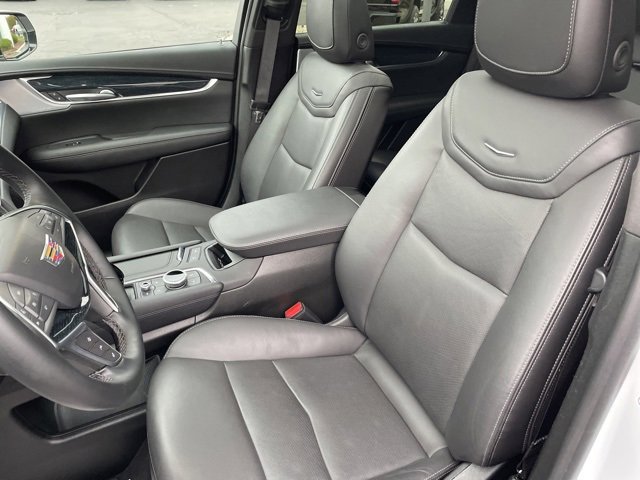 Used 2025 Cadillac XT5 Premium Luxury image 13