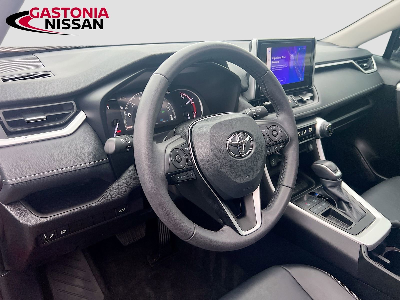 Used 2023 Toyota RAV4 XLE Premium image 11