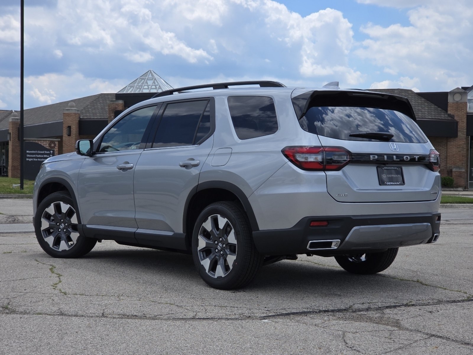 New 2026 Honda Pilot Touring image 23