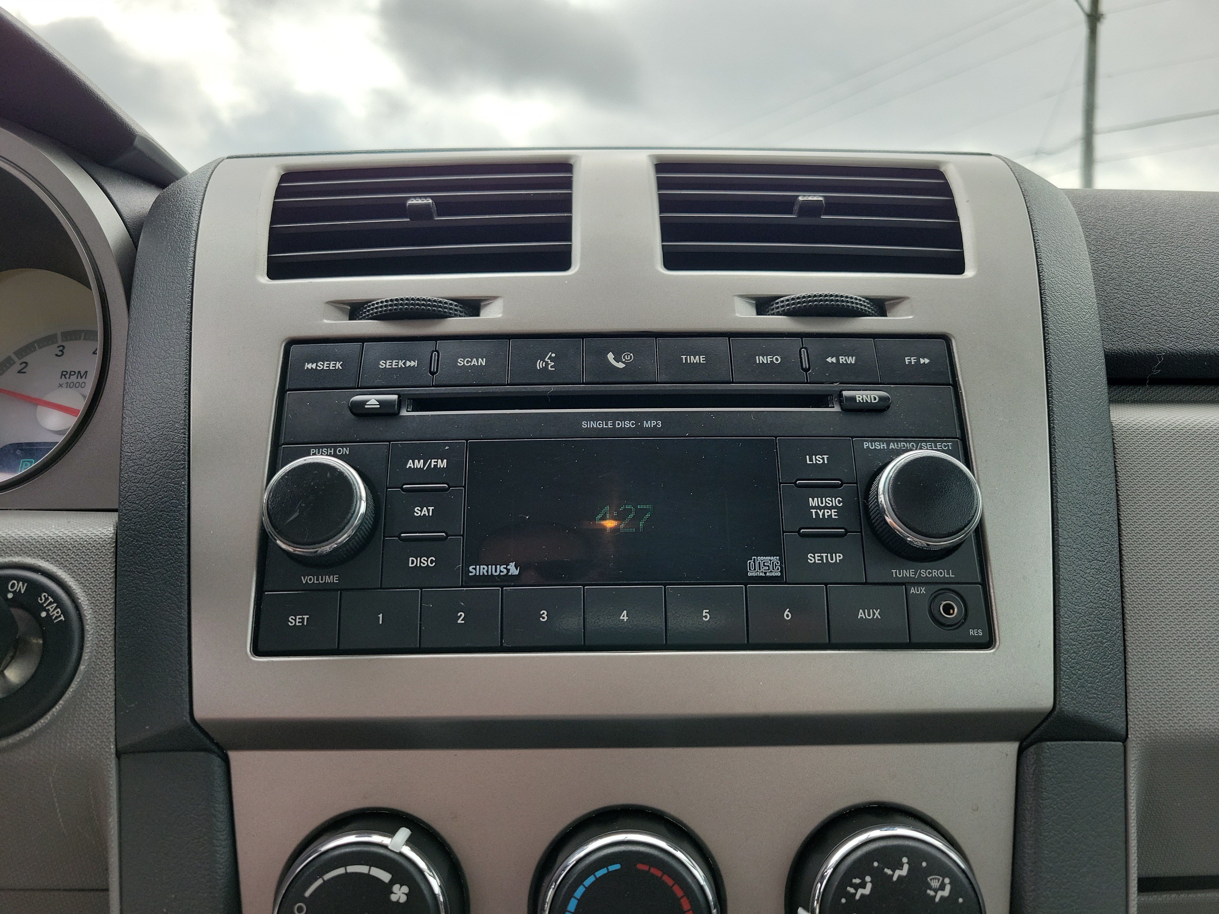 Used 2008 Dodge Avenger SE FWD image 12