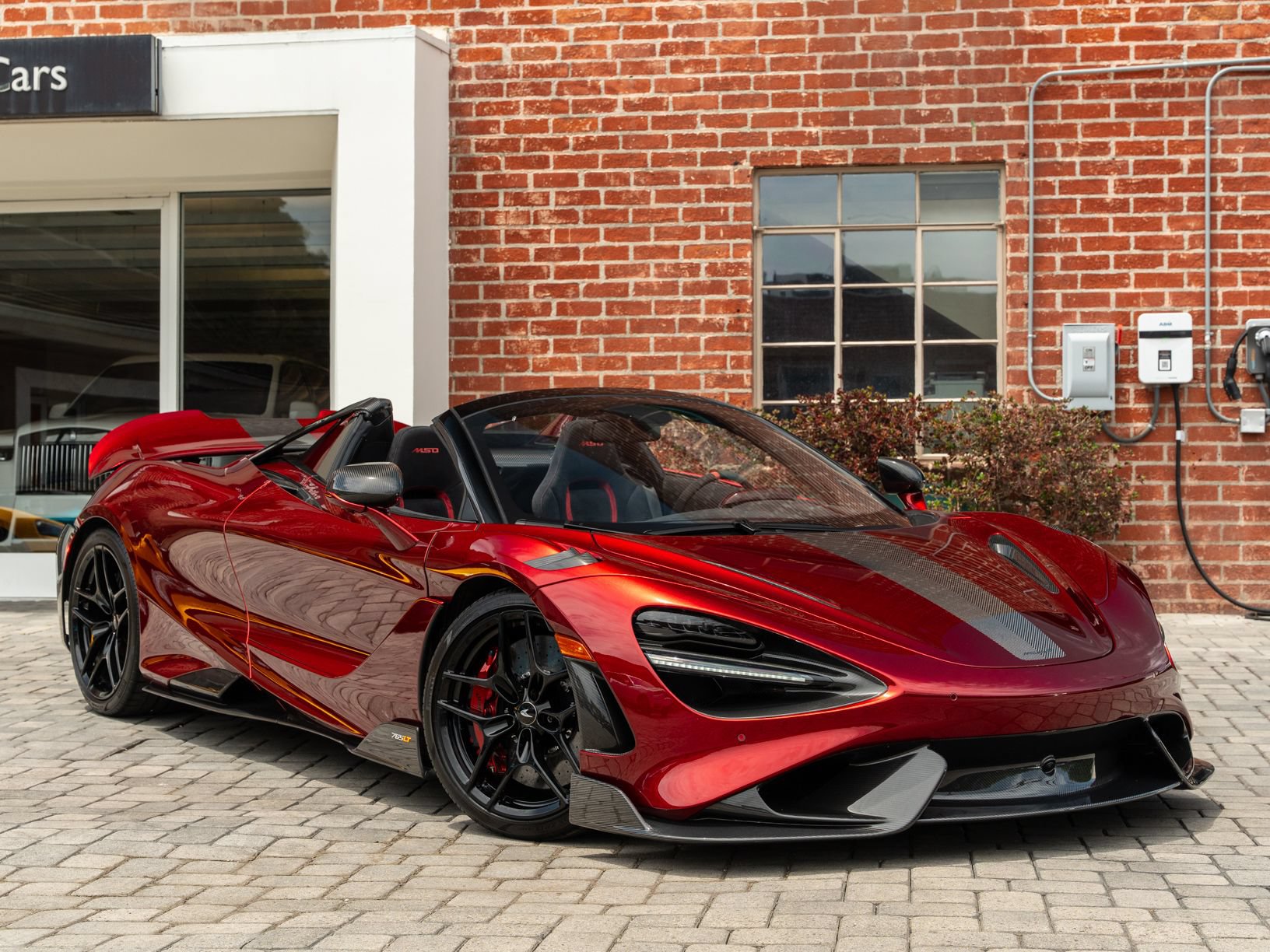 Used 2022 McLaren 765LT RWD image 1