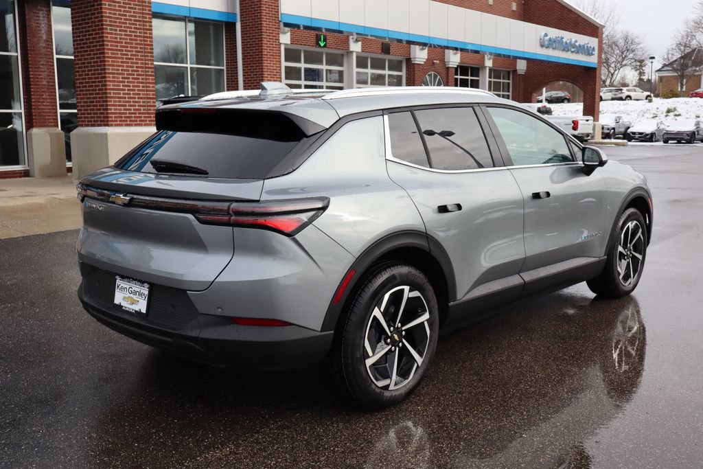 New 2026 Chevrolet Equinox EV LT image 32