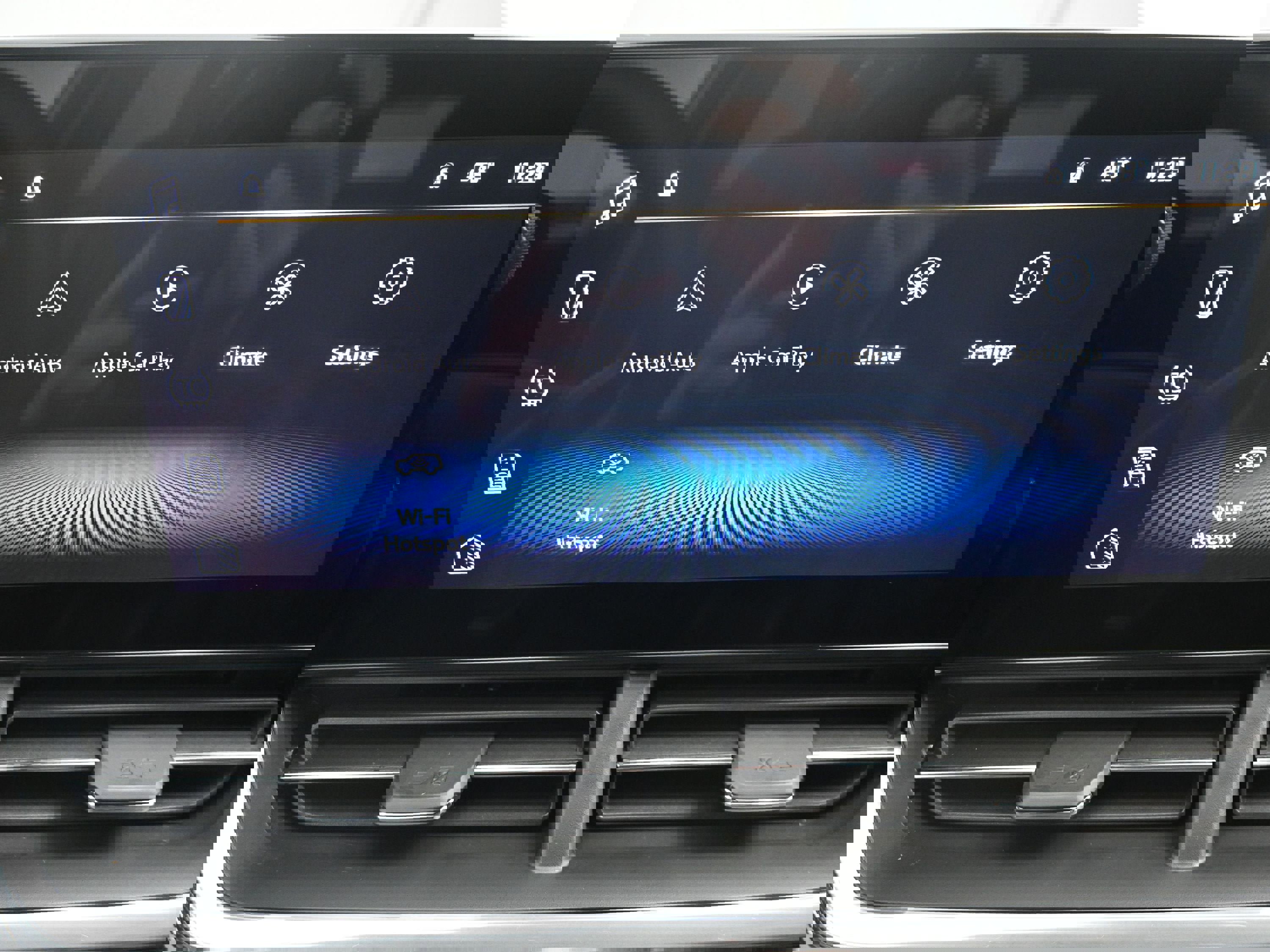 Certified 2025 Chevrolet Trax RS w/ Driver Confidence Package image 15