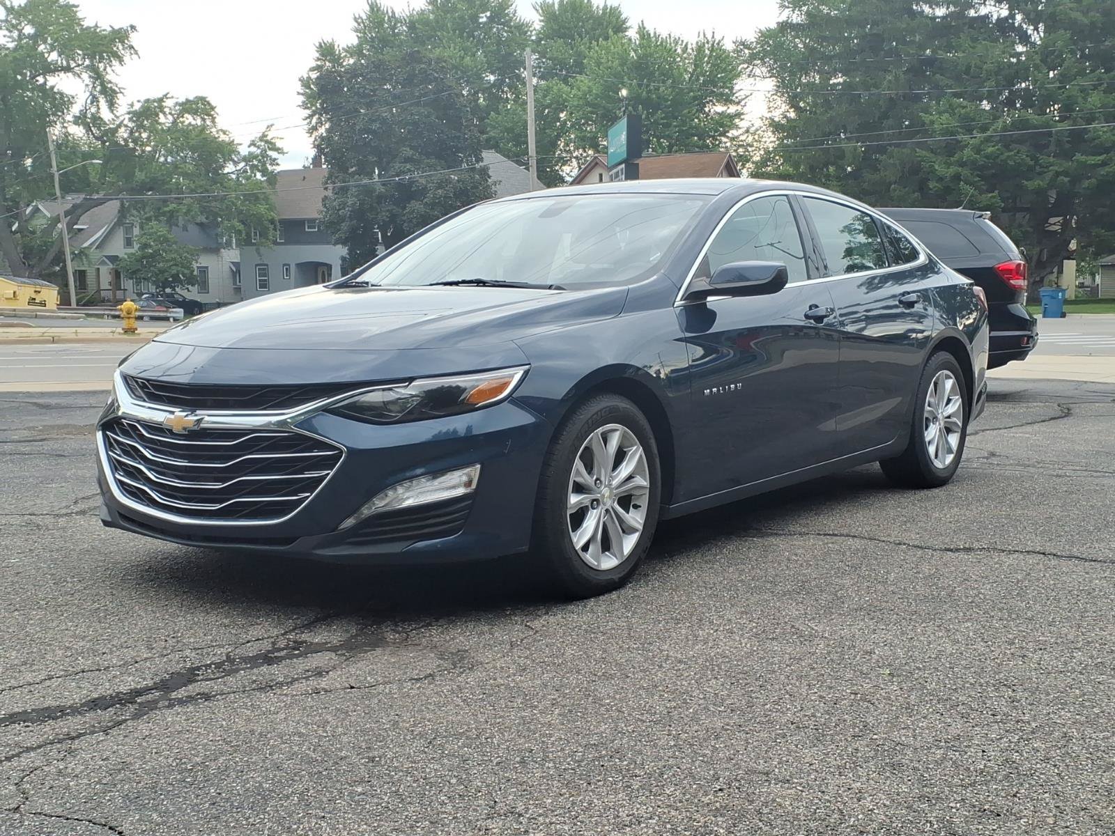 Used 2019 Chevrolet Malibu LT w/ Leather Package FWD image 1
