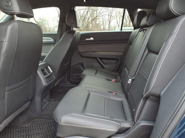 Used 2022 Volkswagen Atlas Cross Sport SE w/ Panoramic Sunroof Package image 13